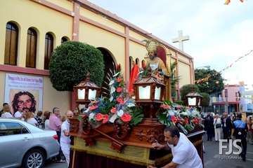 Procesión religiosa por las calles de El Ejido (Foto Francisco Javier Santana)